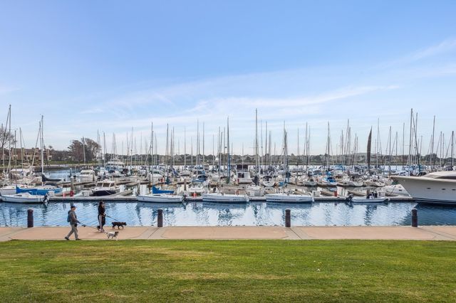 319 Commodore DR, Richmond, CA 94804