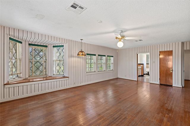 4502 Avenue O, Galveston, TX 77551