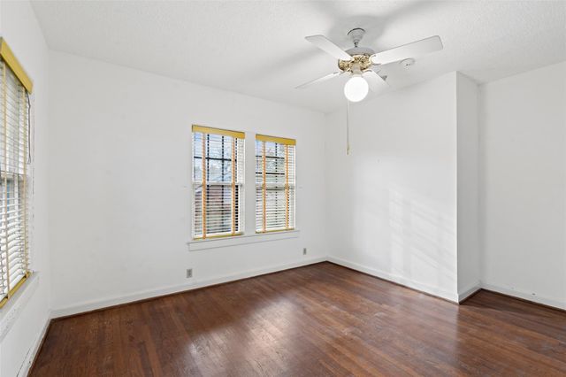 4502 Avenue O, Galveston, TX 77551