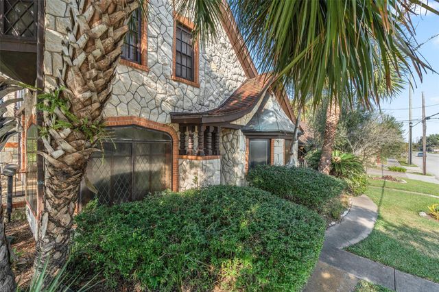 4502 Avenue O, Galveston, TX 77551