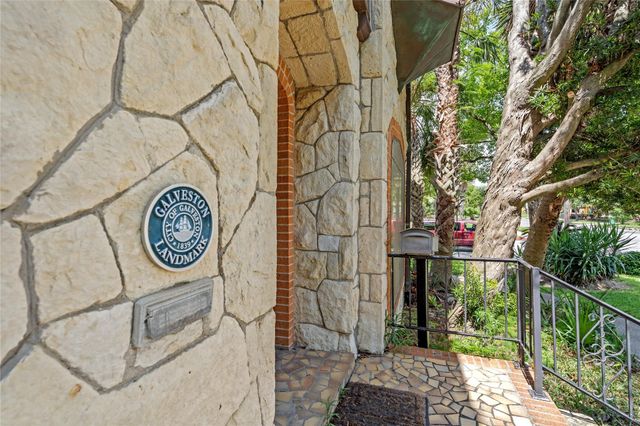 4502 Avenue O, Galveston, TX 77551