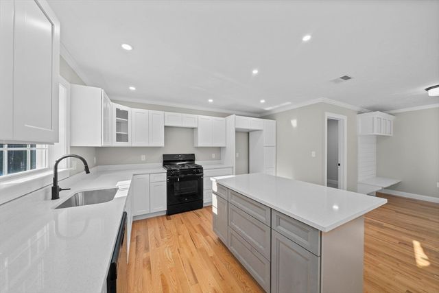 6 Amandas Way 6, Halifax, MA 02338