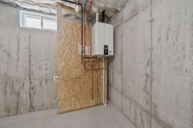 6 Amandas Way 6, Halifax, MA 02338