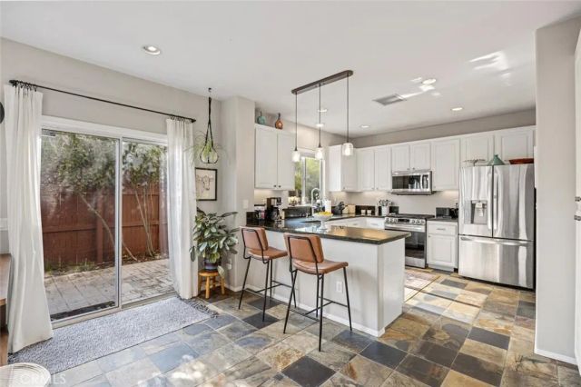 21552 Cherry Court, Saugus, CA 91350