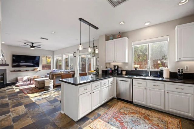 21552 Cherry Court, Saugus, CA 91350