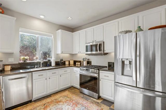 21552 Cherry Court, Saugus, CA 91350