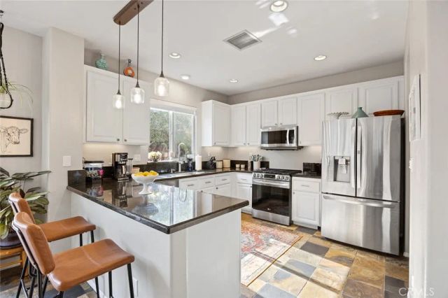 21552 Cherry Court, Saugus, CA 91350