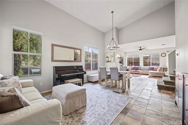 21552 Cherry Court, Saugus, CA 91350