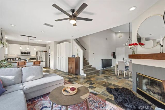 21552 Cherry Court, Saugus, CA 91350