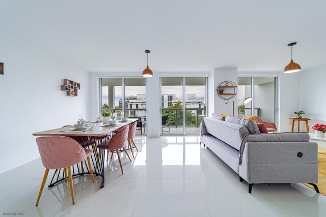 1100 100th Street 502, Bay Harbor Islands, FL 33154