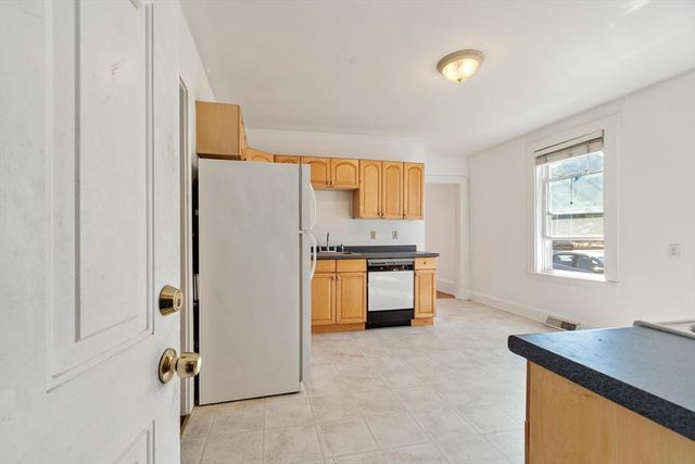 372 Cabot St 1, Beverly, MA 01915