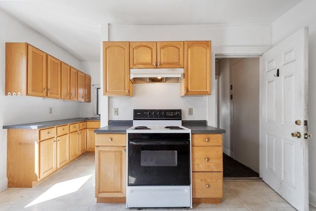 372 Cabot St 1, Beverly, MA 01915