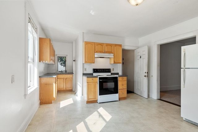 372 Cabot St 1, Beverly, MA 01915