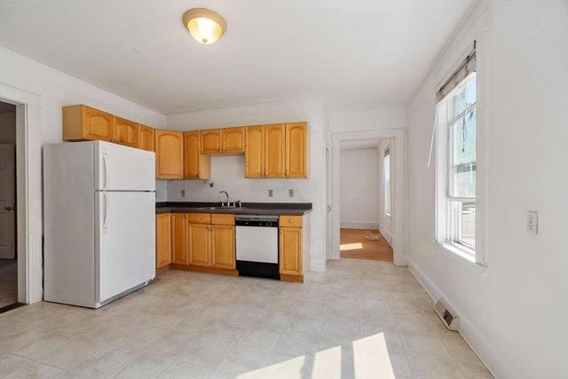 372 Cabot St 1, Beverly, MA 01915