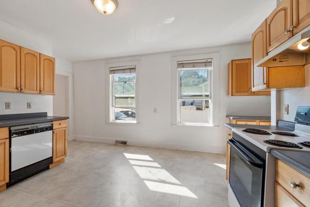 372 Cabot St 1, Beverly, MA 01915