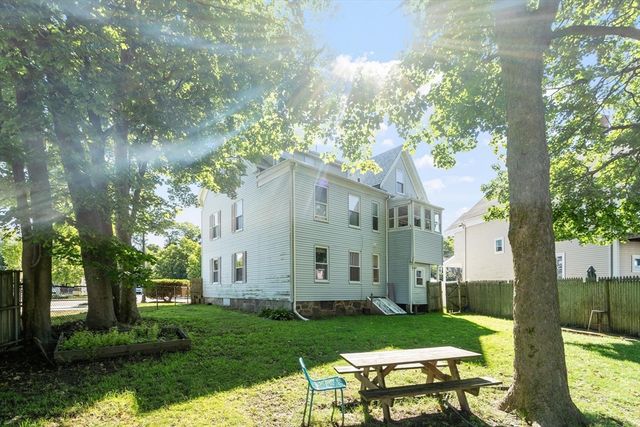 372 Cabot St 1, Beverly, MA 01915