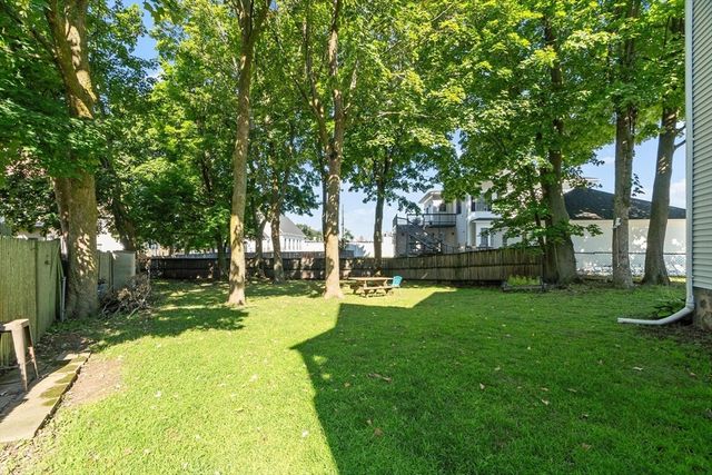 372 Cabot St 1, Beverly, MA 01915