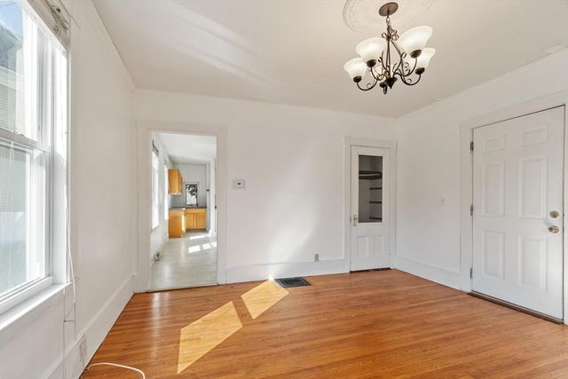 372 Cabot St 1, Beverly, MA 01915