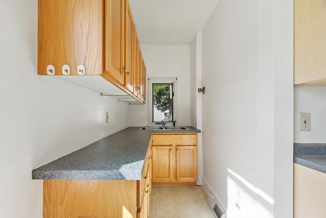 372 Cabot St 1, Beverly, MA 01915