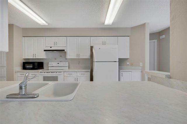 8015 SUGARBUSH DRIVE, Spring Hill, FL 34606