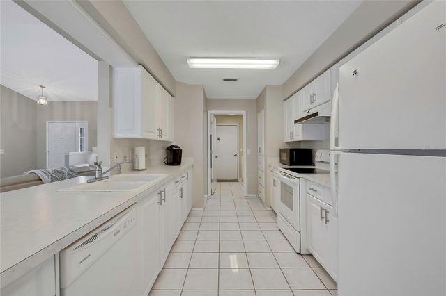 8015 SUGARBUSH DRIVE, Spring Hill, FL 34606