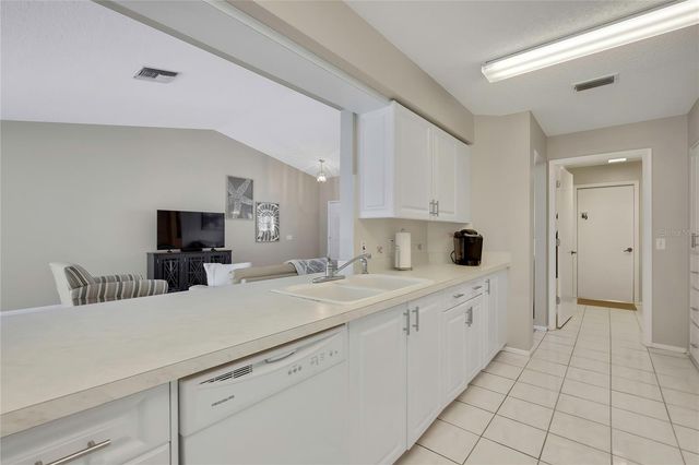 8015 SUGARBUSH DRIVE, Spring Hill, FL 34606