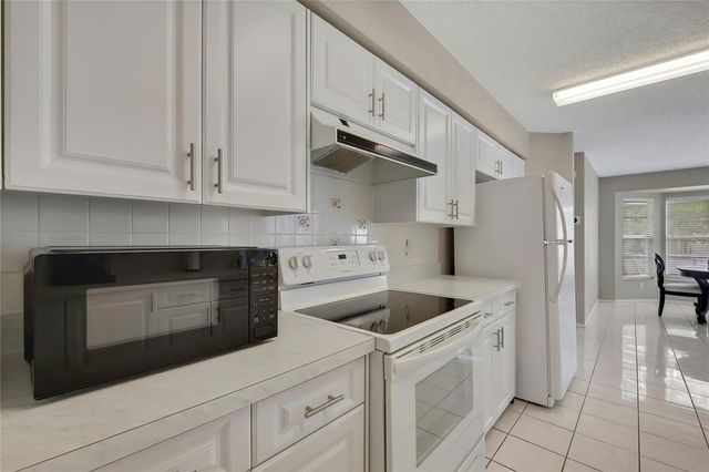 8015 SUGARBUSH DRIVE, Spring Hill, FL 34606