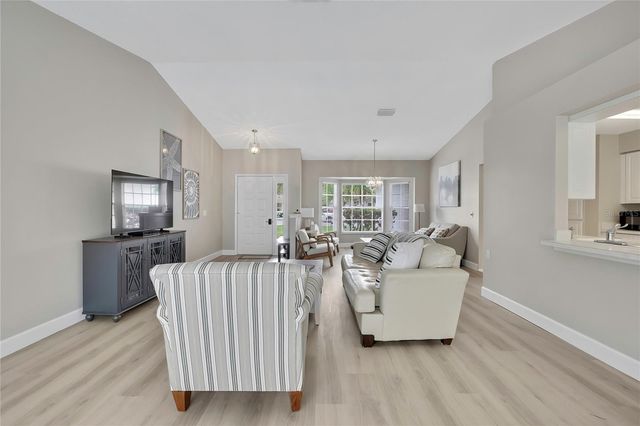 8015 SUGARBUSH DRIVE, Spring Hill, FL 34606