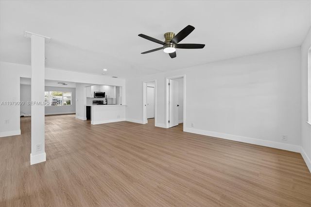 8941 NW 13th St, Plantation, FL 33322