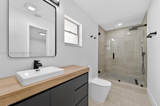 8941 NW 13th St, Plantation, FL 33322