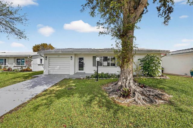 8941 NW 13th St, Plantation, FL 33322