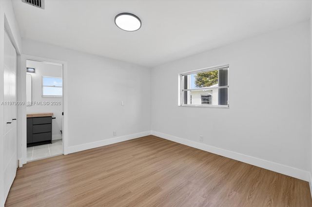 8941 NW 13th St, Plantation, FL 33322