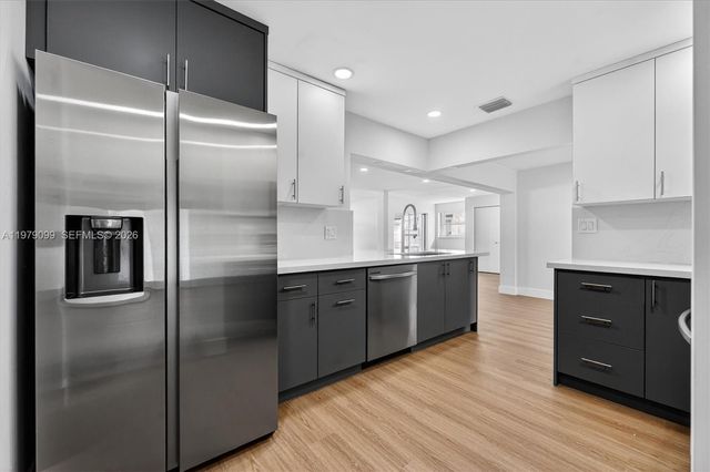 8941 NW 13th St, Plantation, FL 33322