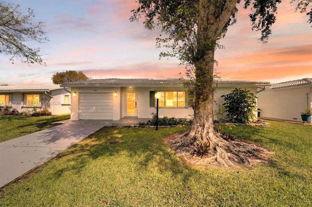 8941 NW 13th St, Plantation, FL 33322