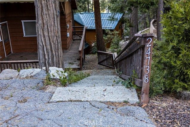 24738 Nestal Court, Crestline, CA 92325