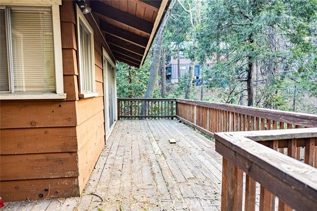 24738 Nestal Court, Crestline, CA 92325