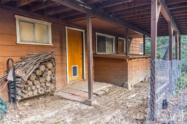 24738 Nestal Court, Crestline, CA 92325