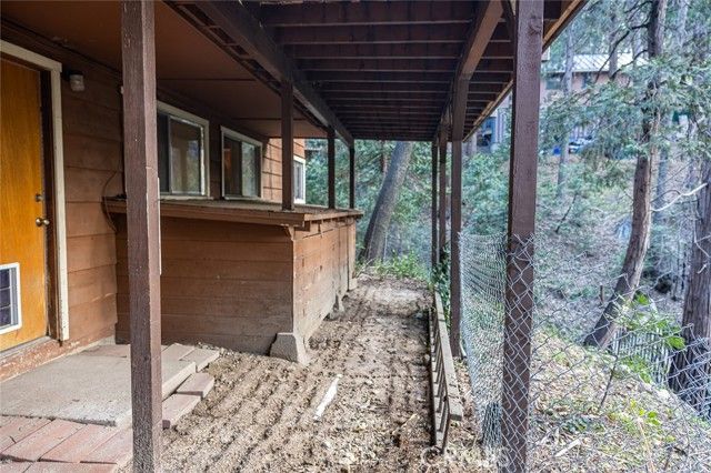 24738 Nestal Court, Crestline, CA 92325