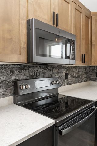 1132 46th Avenue S, Moorhead, MN 56560