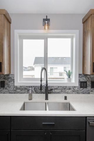 1132 46th Avenue S, Moorhead, MN 56560