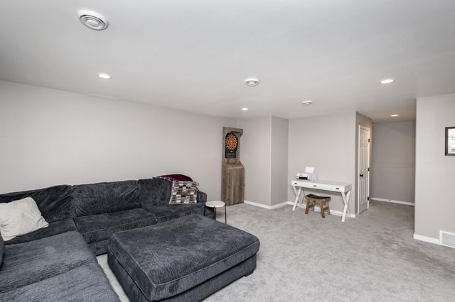 1132 46th Avenue S, Moorhead, MN 56560