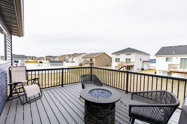 1132 46th Avenue S, Moorhead, MN 56560