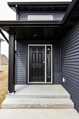 1132 46th Avenue S, Moorhead, MN 56560