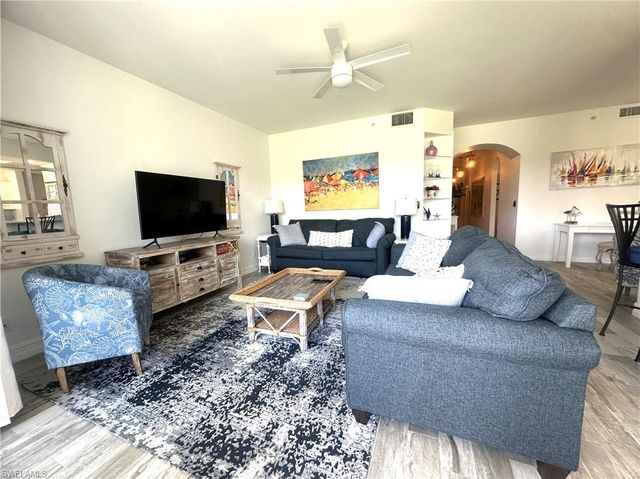 2880 Cypress Trace CIR 103, Naples, FL 34119