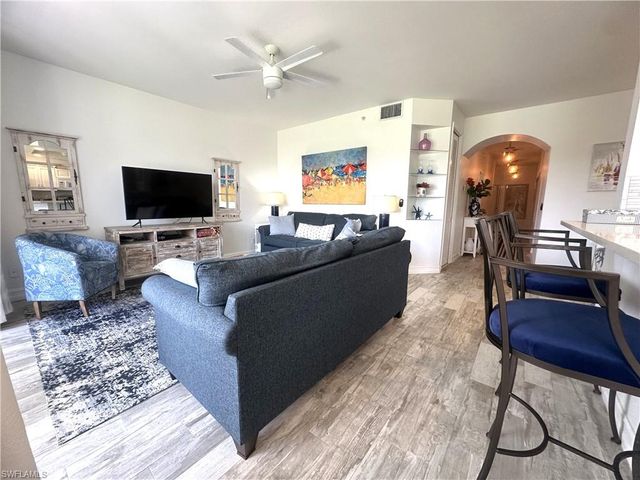 2880 Cypress Trace CIR 103, Naples, FL 34119
