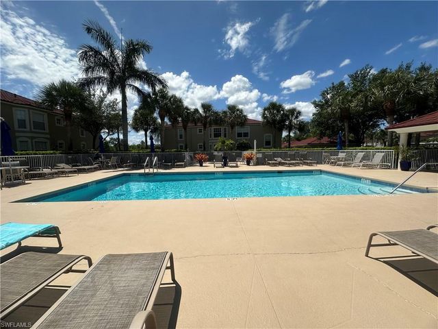 2880 Cypress Trace CIR 103, Naples, FL 34119