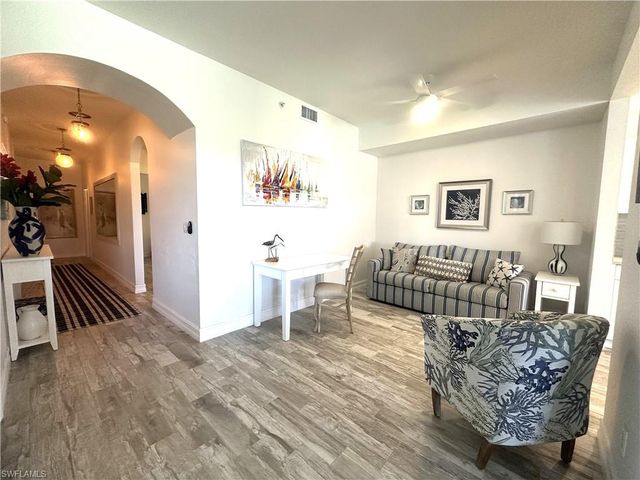 2880 Cypress Trace CIR 103, Naples, FL 34119