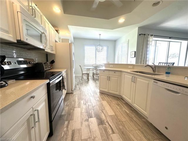 2880 Cypress Trace CIR 103, Naples, FL 34119