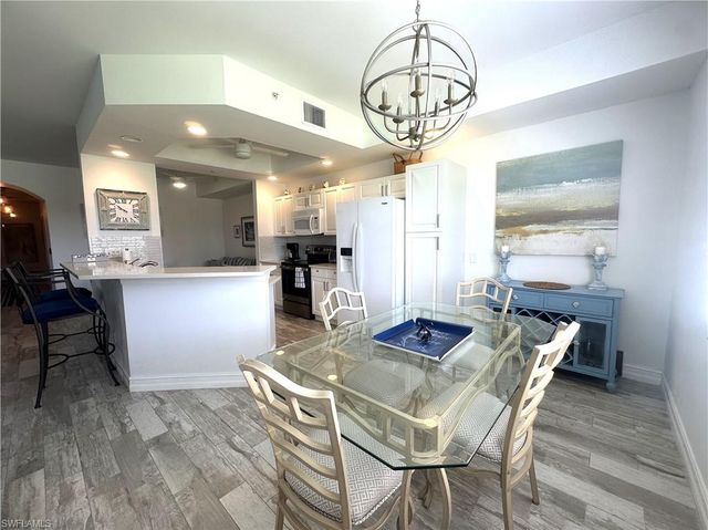 2880 Cypress Trace CIR 103, Naples, FL 34119