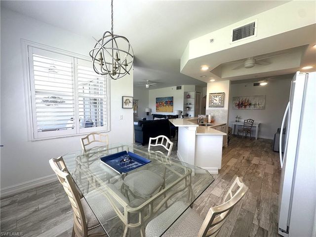 2880 Cypress Trace CIR 103, Naples, FL 34119